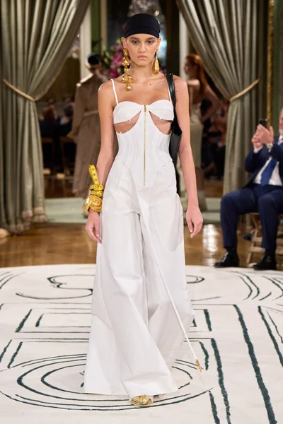 Look 34